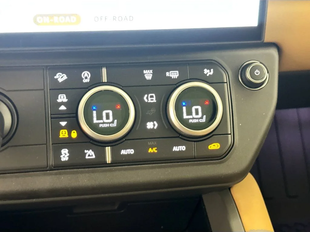 New 2026 Borasco Grey Land Rover X-Dynamic SE image 16