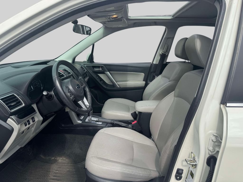 Used 2018 White Subaru 2.5i Limited image 16
