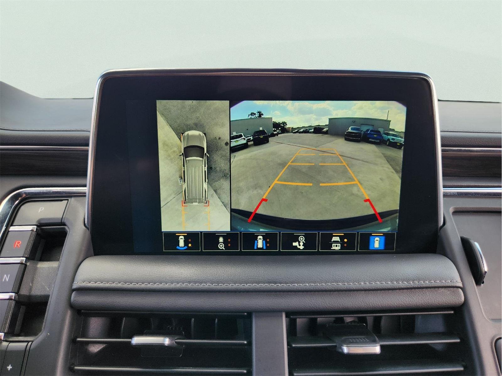 2022 Chevrolet Tahoe photo 16 of 32