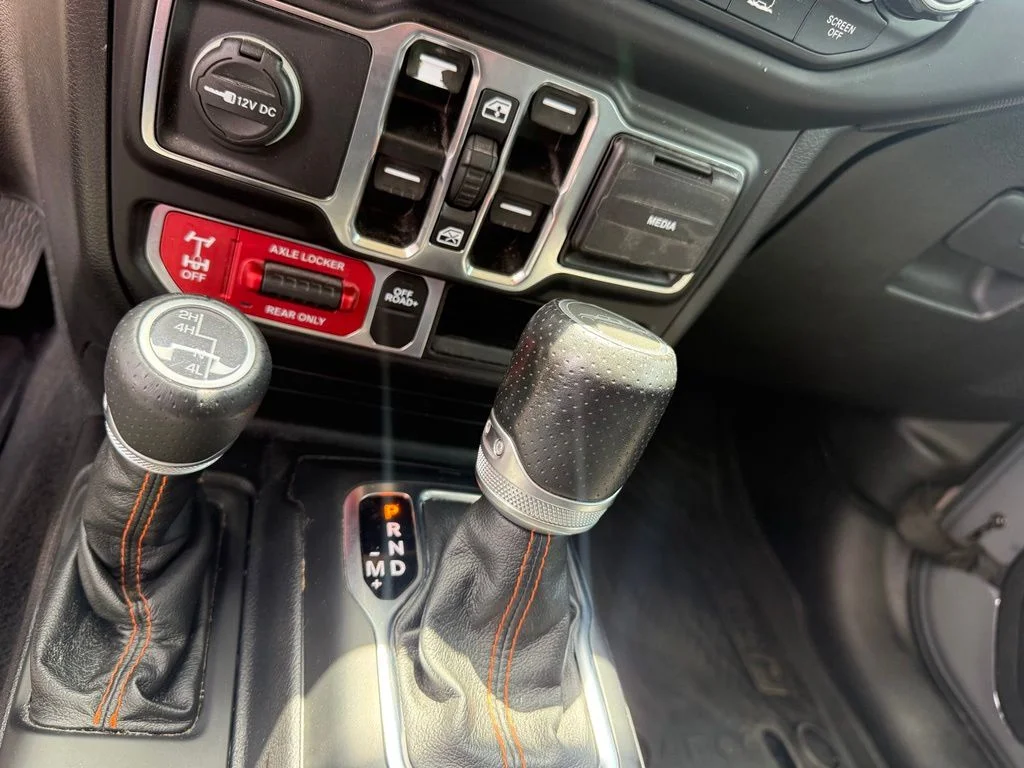 Used 2021 Gray Jeep Mojave image 17