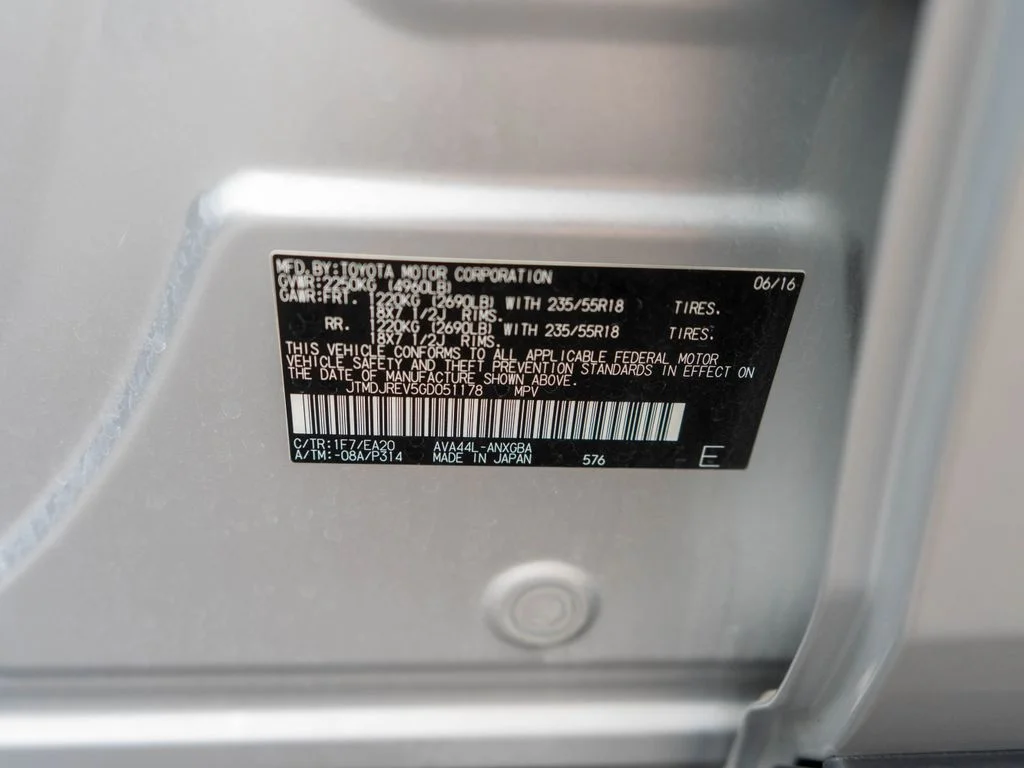 Used 2016 Silver Toyota Limited image 28