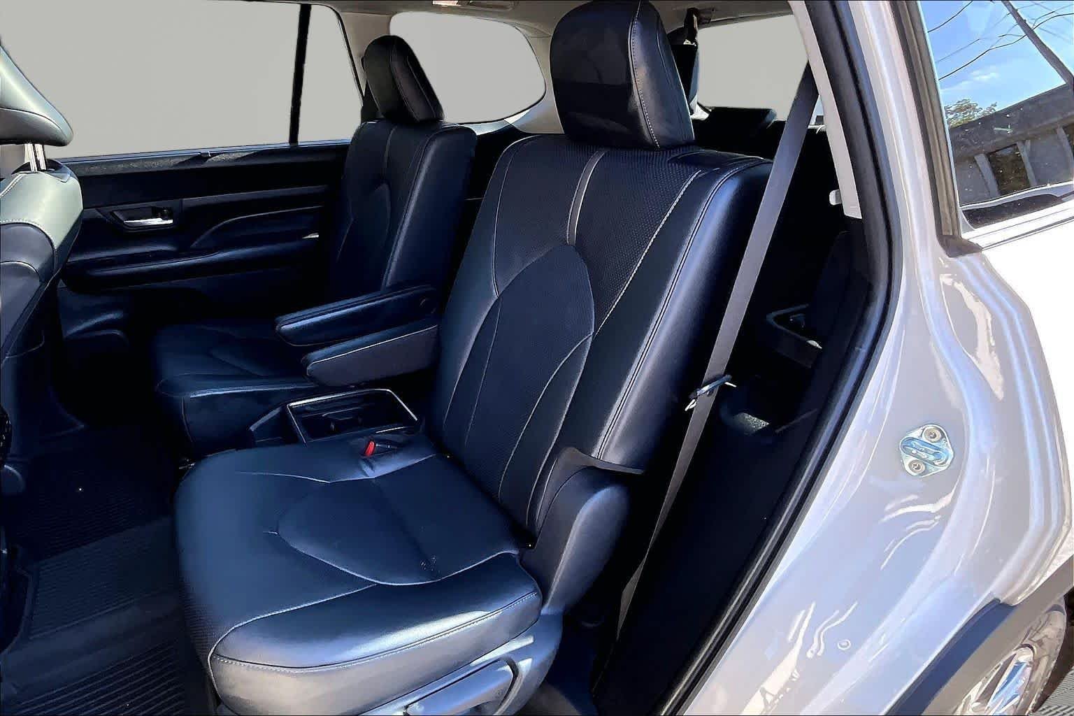 Used 2024 Coastal Cream Toyota Platinum image 20