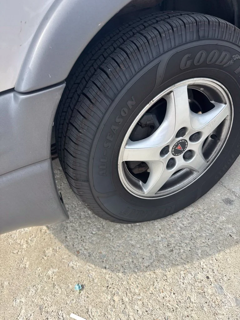 Used 2000 Silver Pontiac M16 image 3
