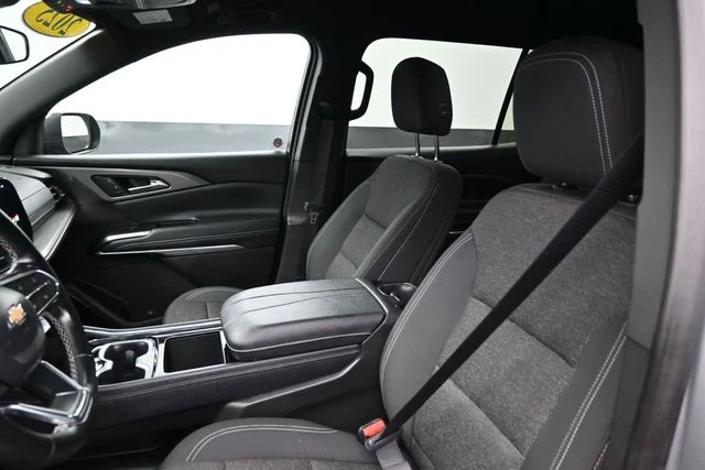 Used 2025 Gray Chevrolet LT image 27