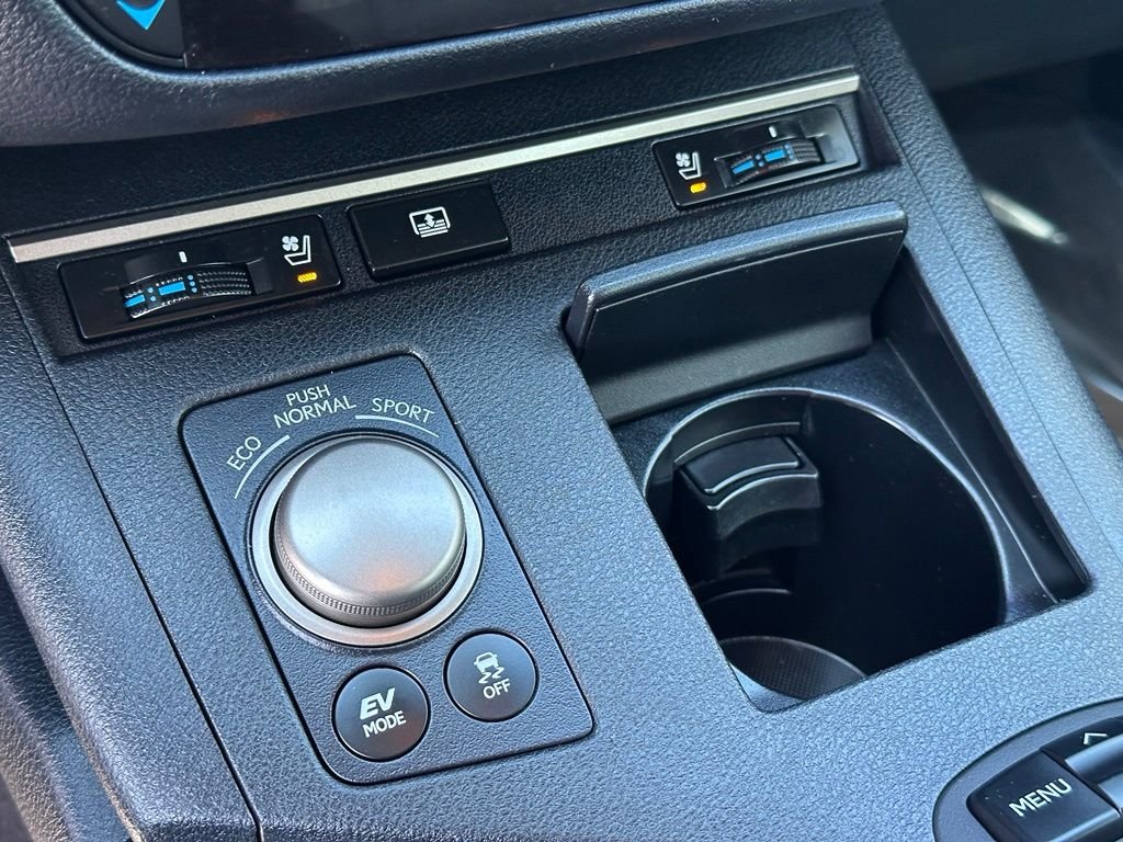 Used 2014 Silver Lexus 300h image 6