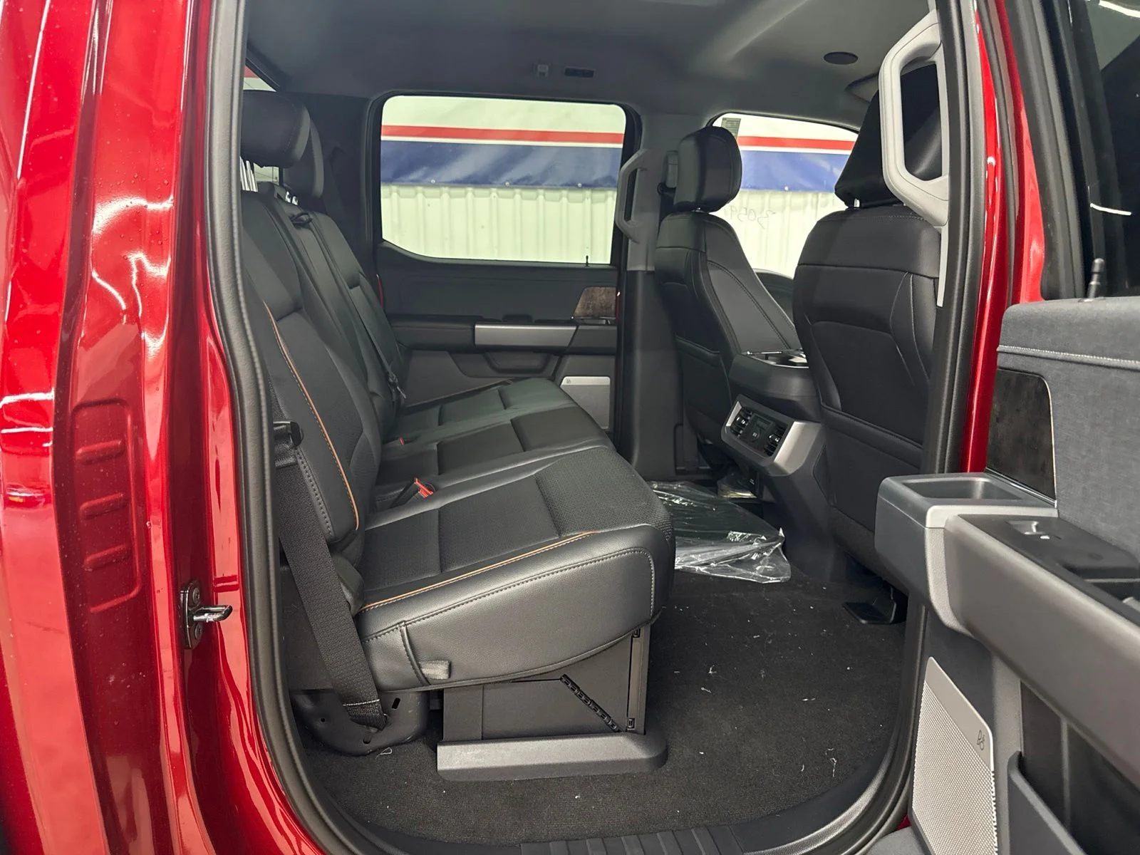 New 2027 Ruby Red Metallic Tinted Clearcoat Ford F-250® Lariat® image 18