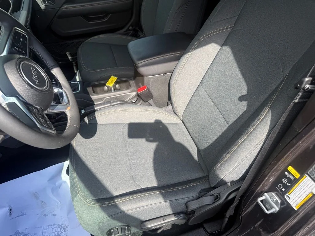 Used 2025 Gray Jeep Sahara 4xe image 19