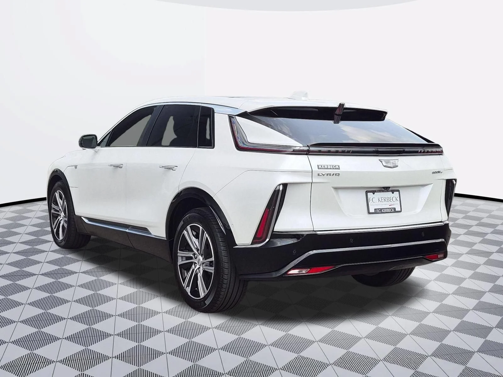 Used 2024 Crystal White Tricoat Cadillac Luxury image 5
