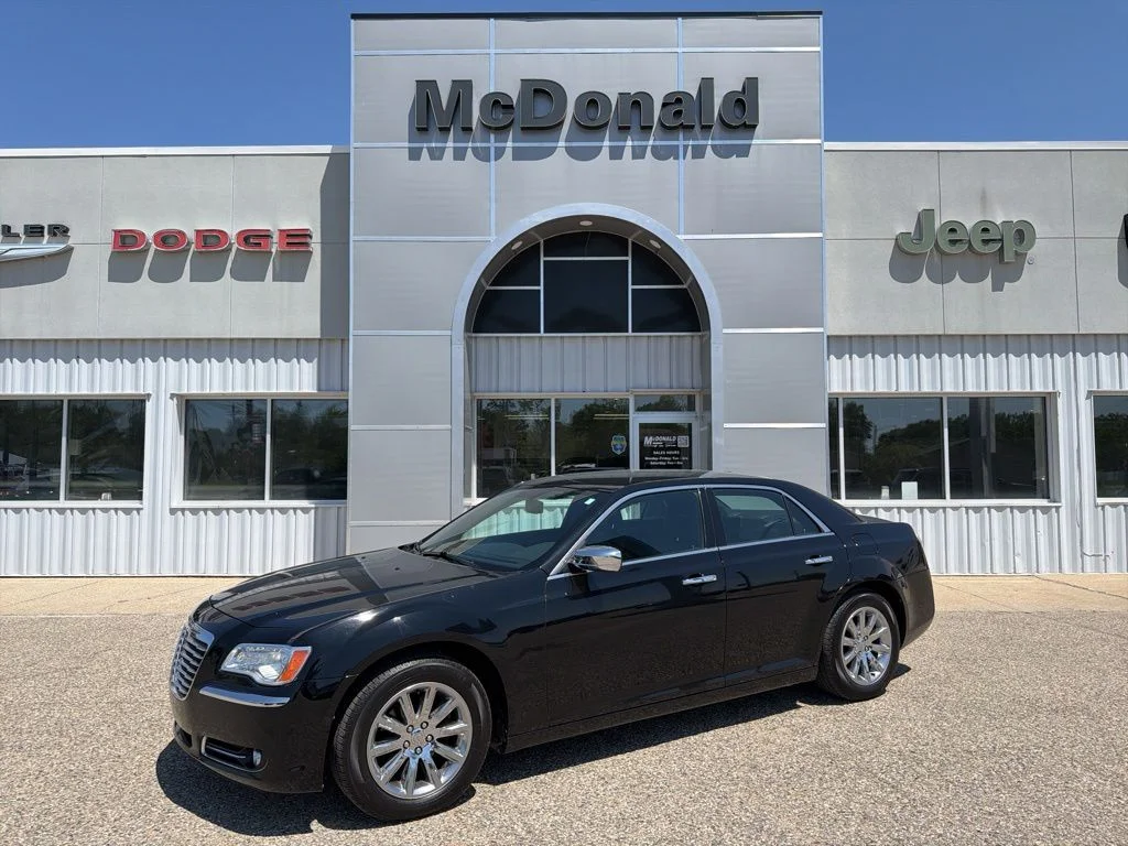 2012 Chrysler 300 Limited's photo