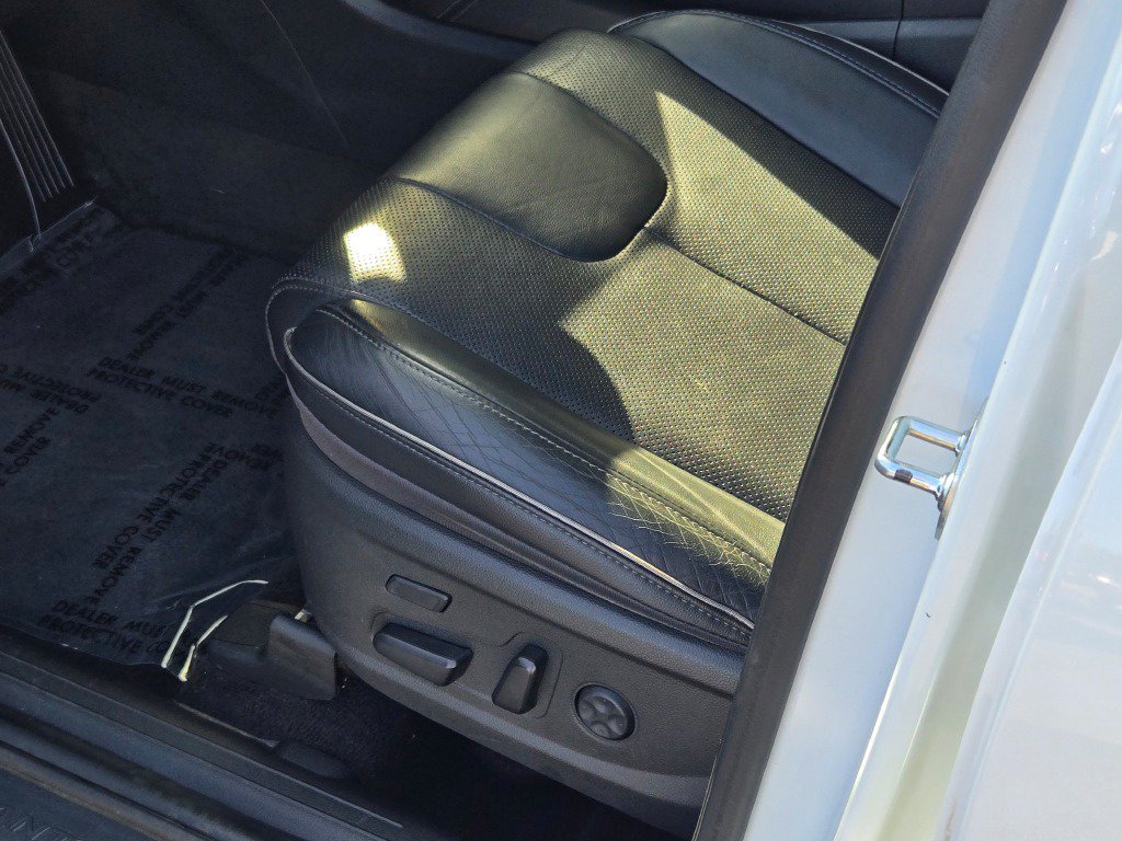 Used 2022 Quartz Hyundai Limited image 22