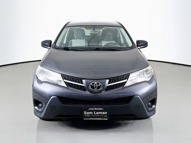 Used 2014 Gray Toyota LE image 2