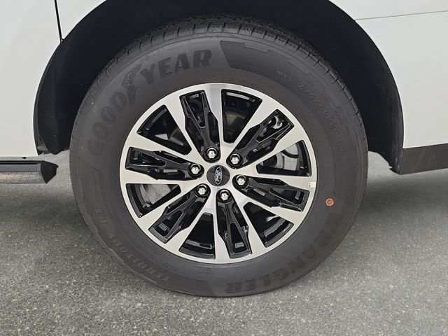 Used 2025 White Ford Platinum image 30