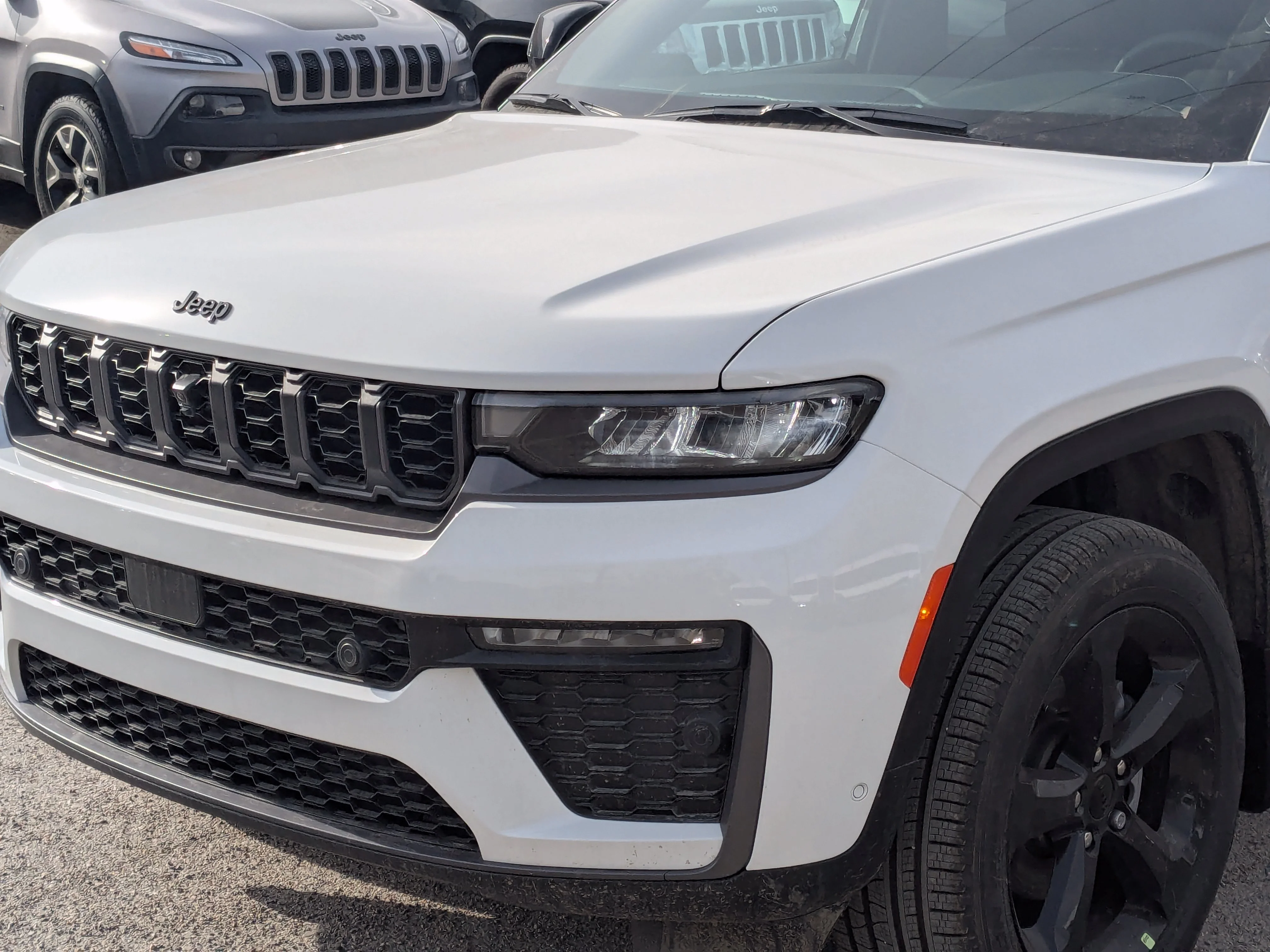New 2026 White Jeep 85th Anniversary - - $12K Pref Pkg 2C7 - Pano Sunroof - 2nd Row Heated Seats - Leatherette & More! image 9