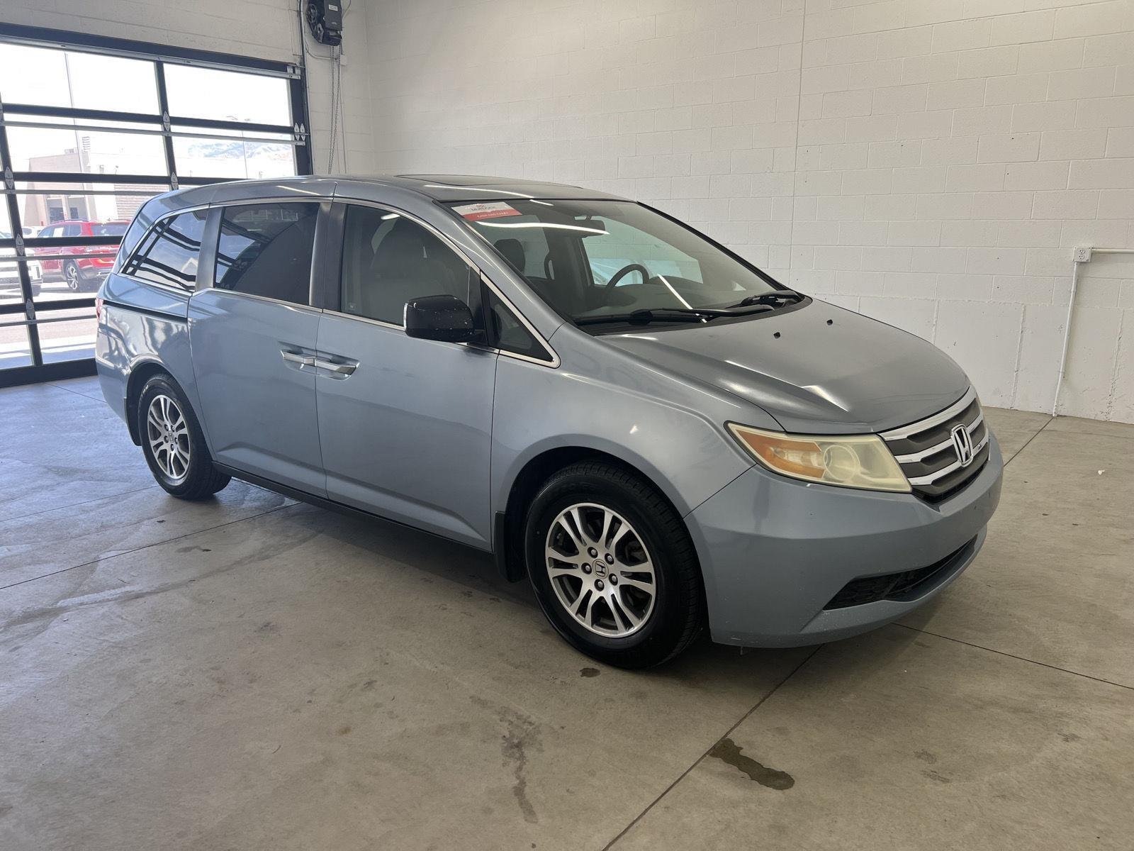 Used 2011 Alabaster Silver Metallic Honda EX-L image 5