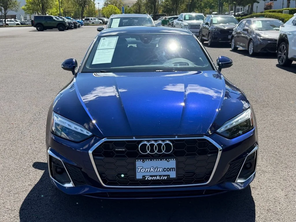 Used 2022 Navarra Blue Metallic Audi Prestige One-Owner image 3