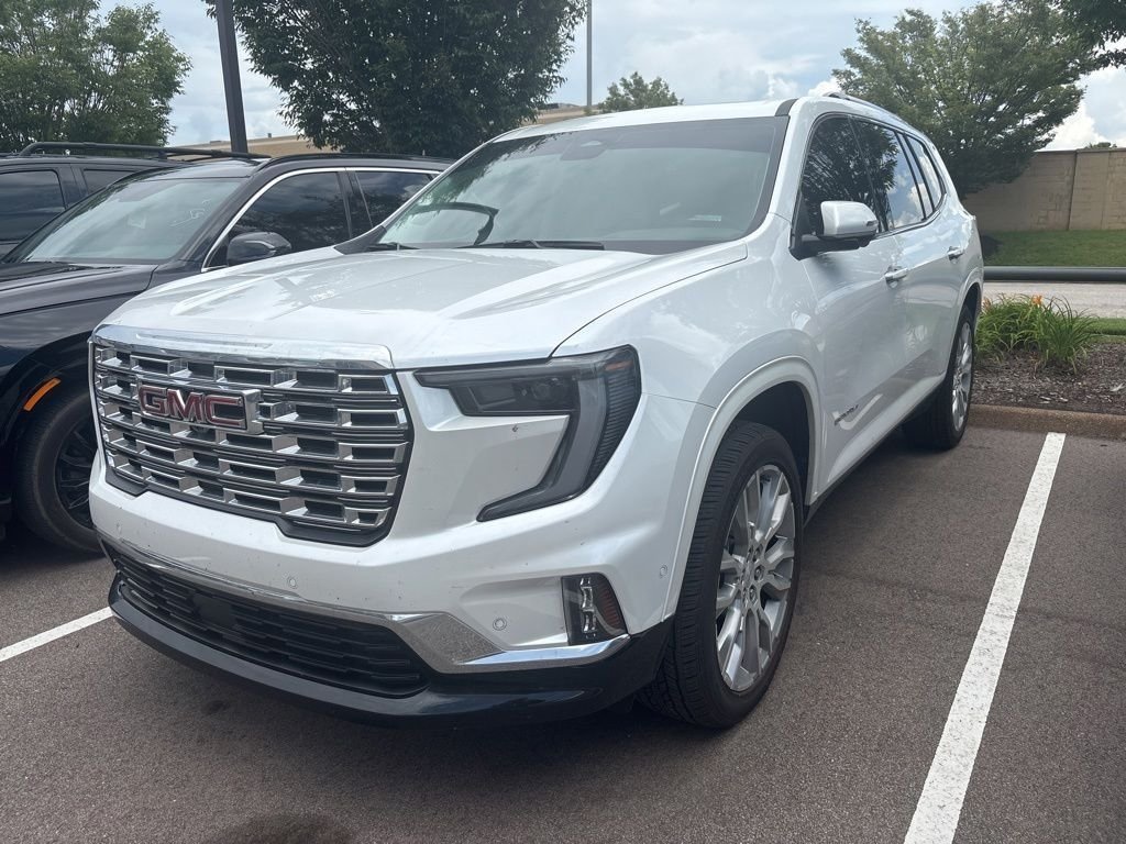 2024 GMC Acadia Denali FWD's photo