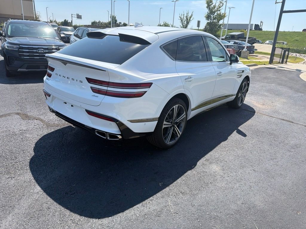 Used 2025 White Genesis 3.5T e-SC image 7