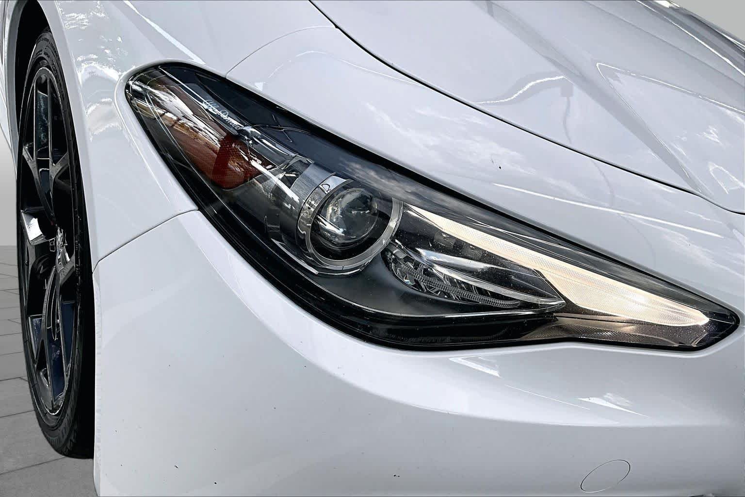 Used 2019 Alfa White Alfa Romeo  image 28