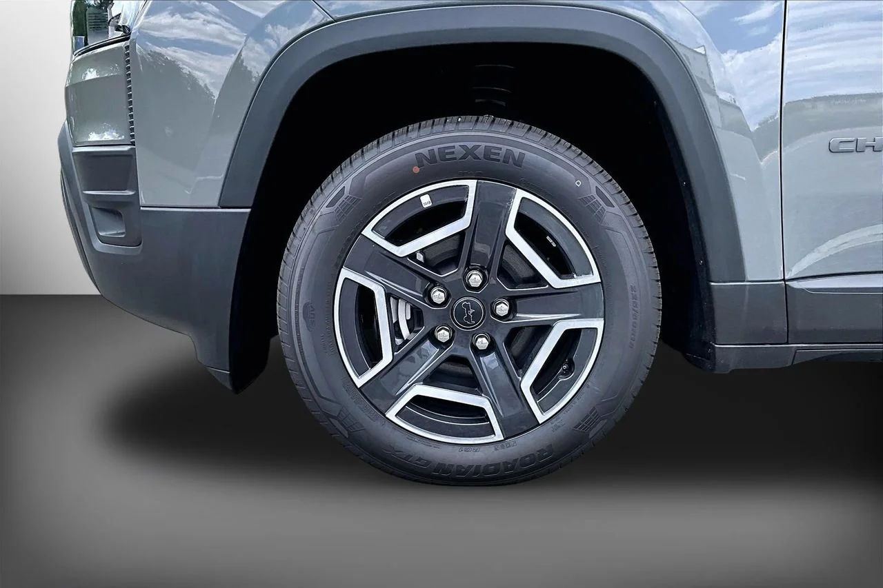 New 2026 Sting-Gray Clearcoat Jeep Laredo image 29