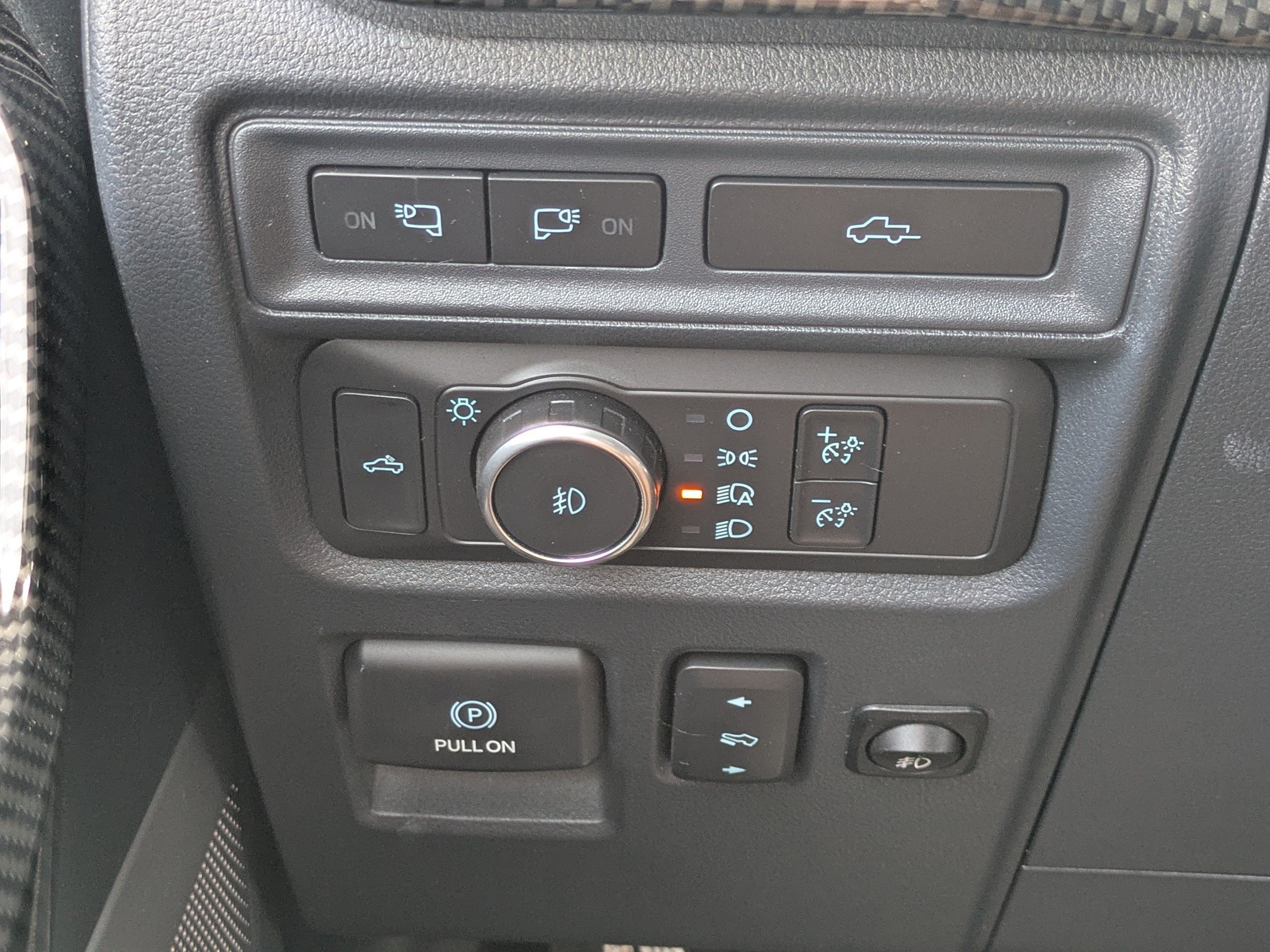 Used 2021  Ford LARIAT image 21