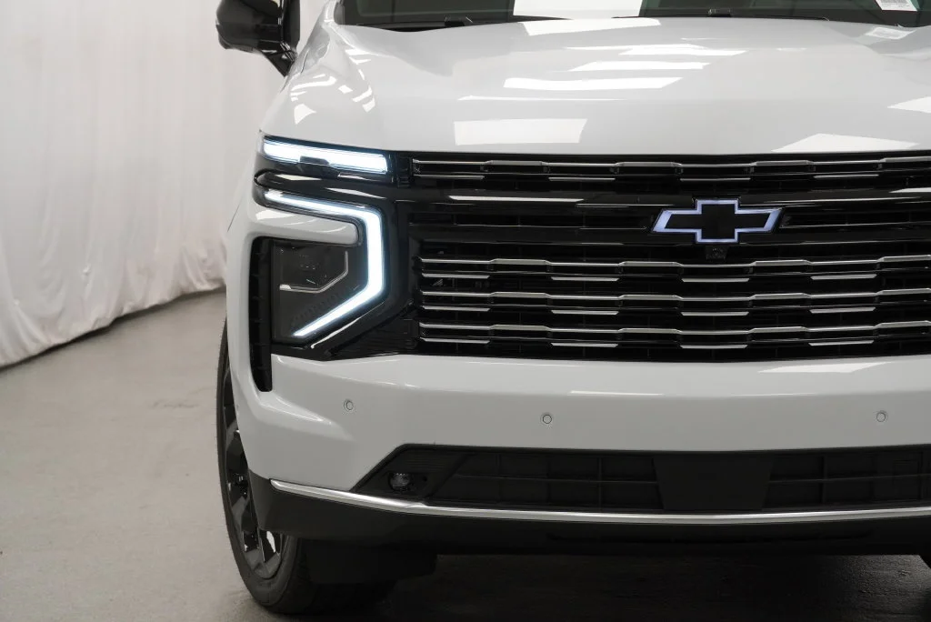 New 2026 Polar White Tricoat Chevrolet High Country image 36