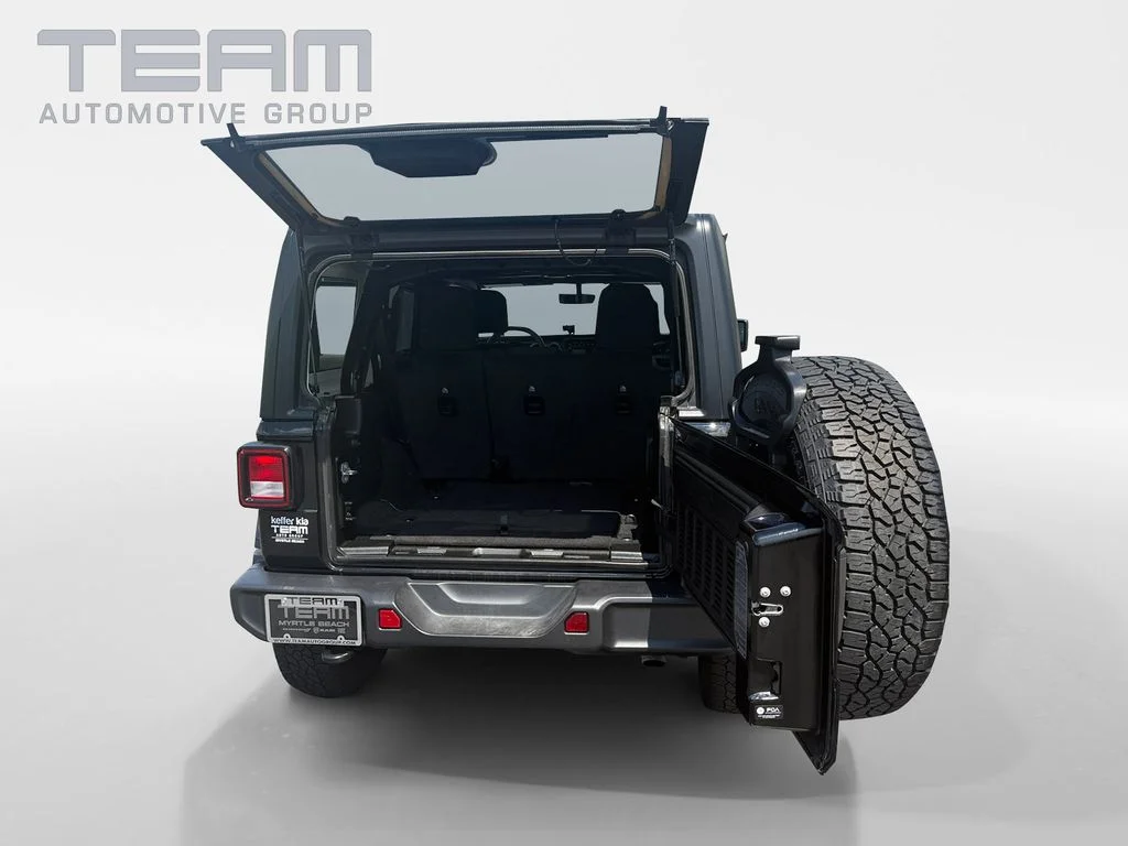 Used 2023 Black Jeep Sahara image 14