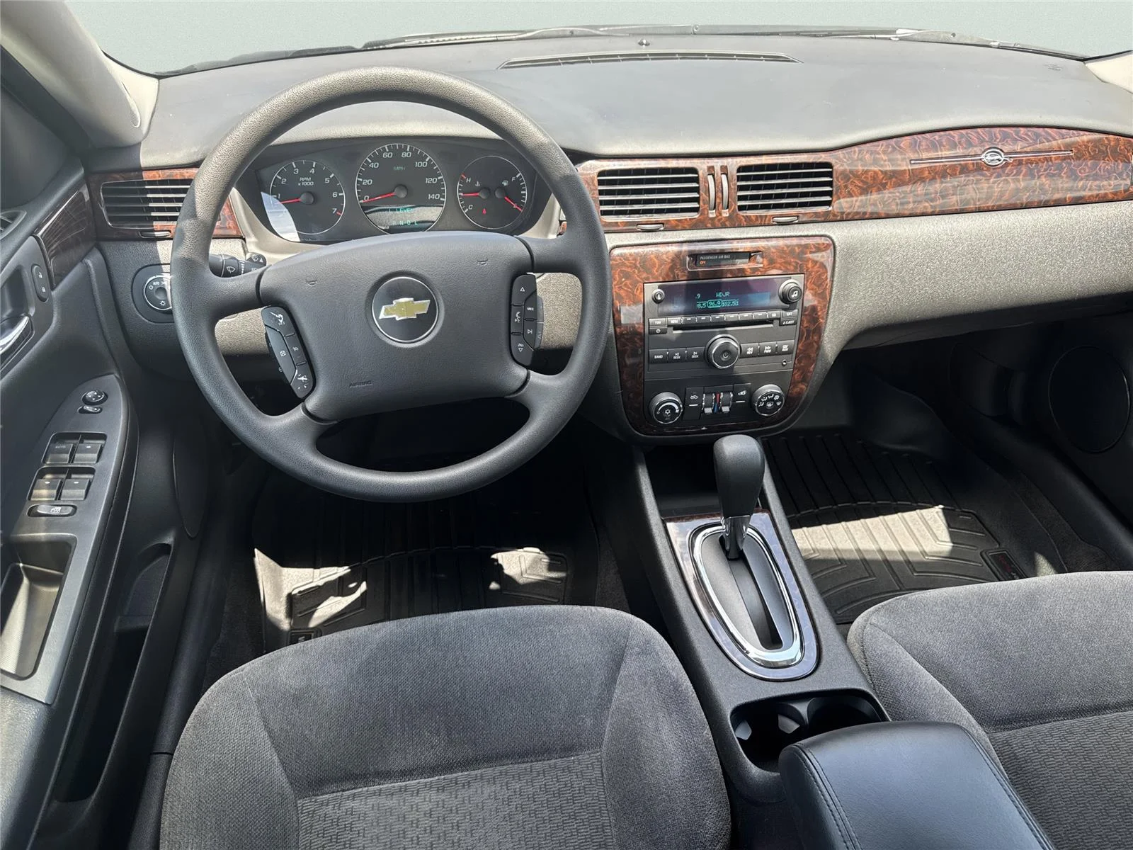 Used 2015 SUMMIT WHITE Chevrolet LT image 14