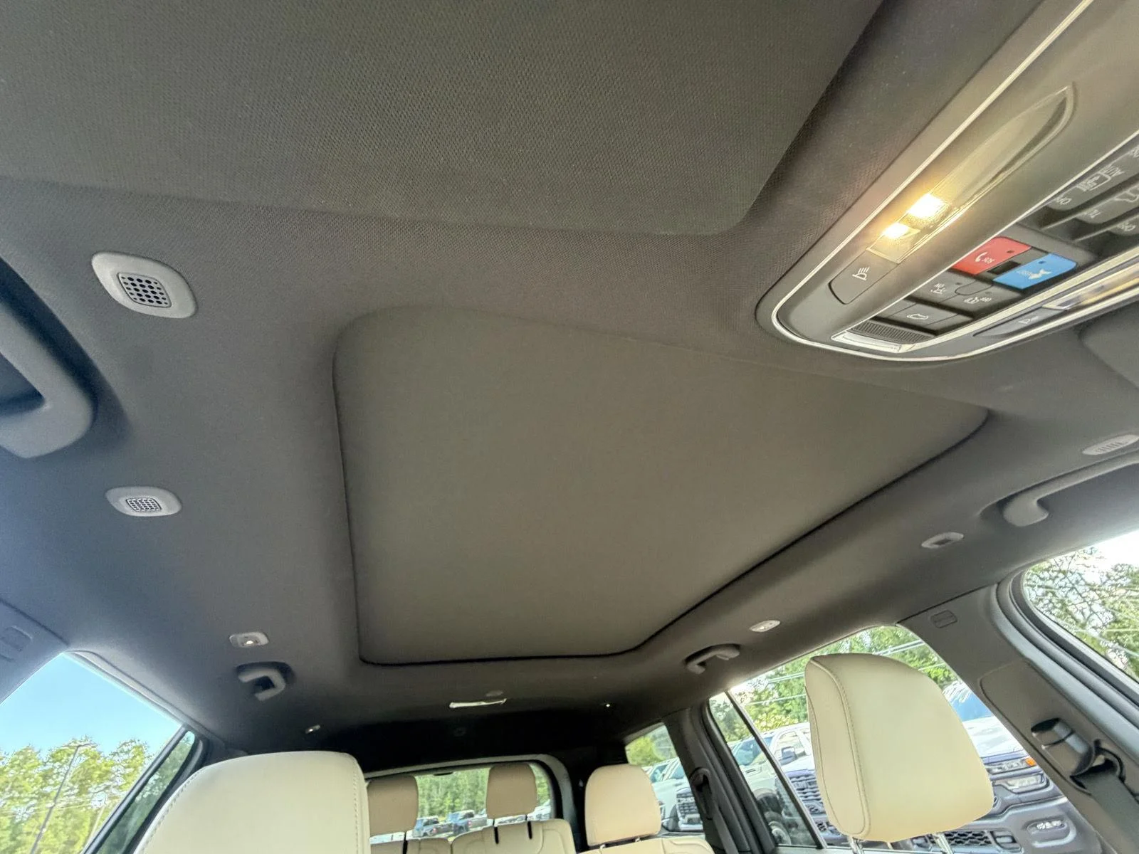 Used 2025 Silver Zynith Jeep Limited image 23