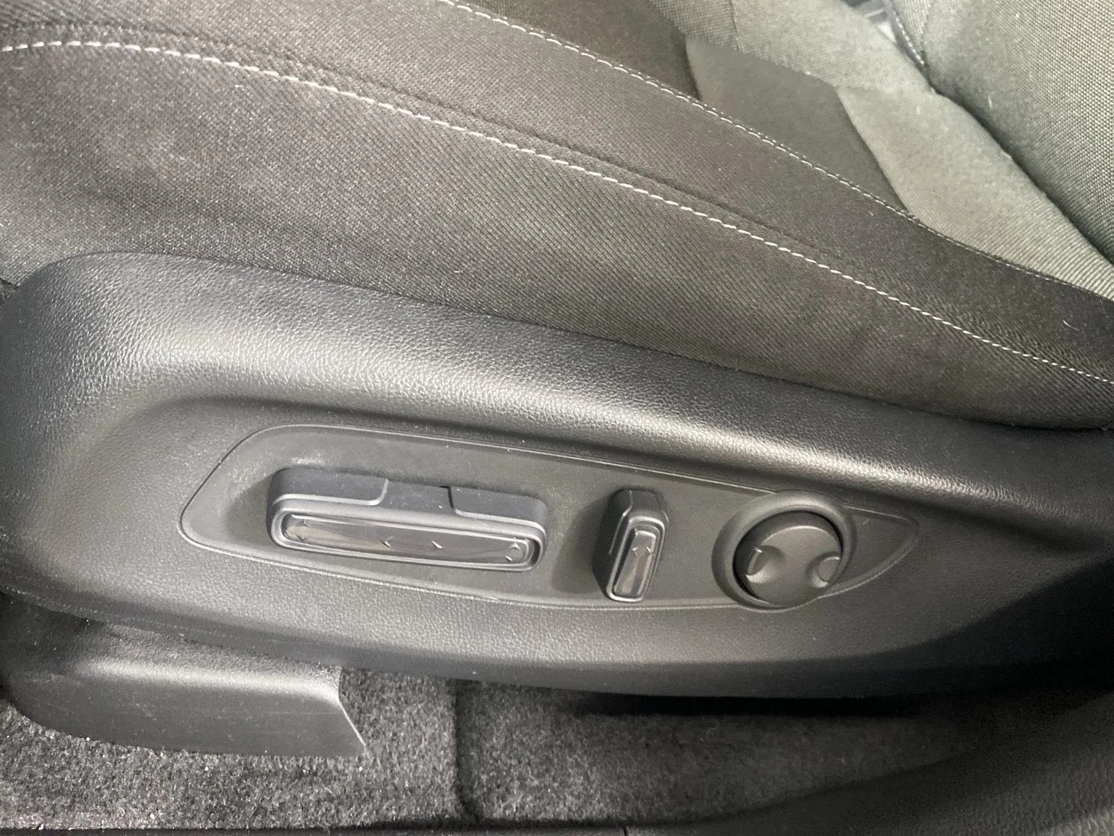 Used 2024 Canyon River Blue Metallic Honda EX image 13