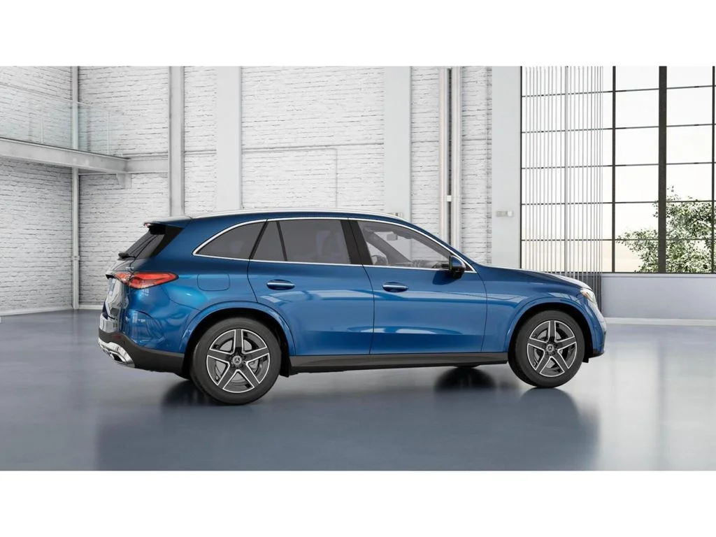 New 2027 Blue Mercedes-Benz GLC 300 image 18
