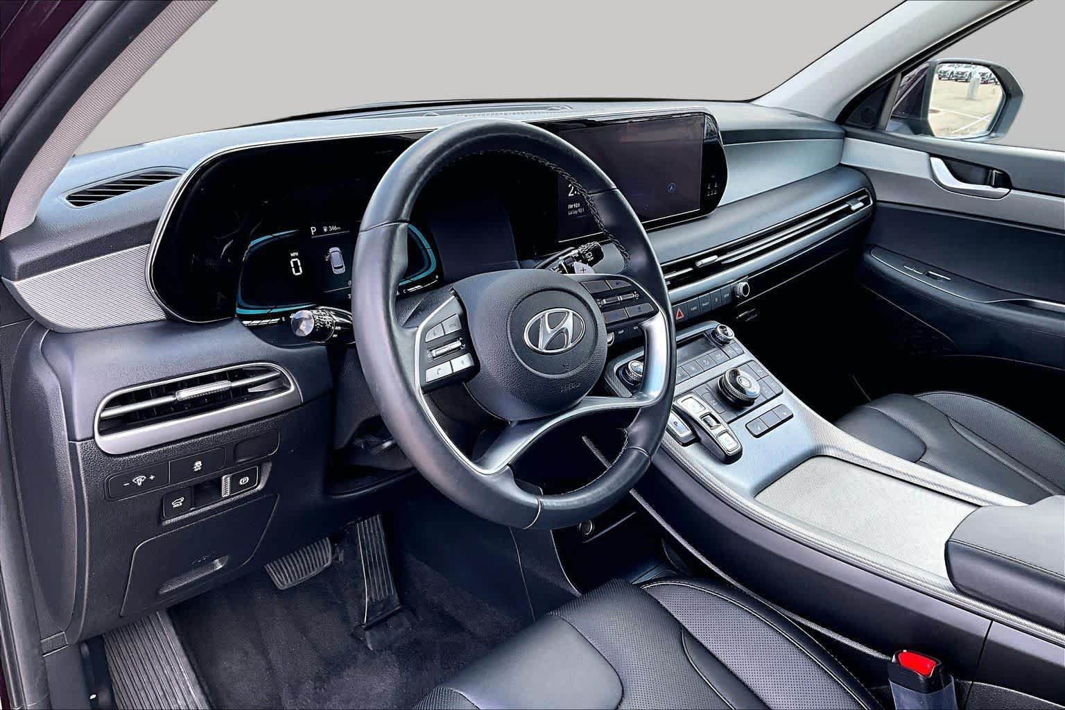 Used 2025 Sierra Burgundy Hyundai SEL image 18
