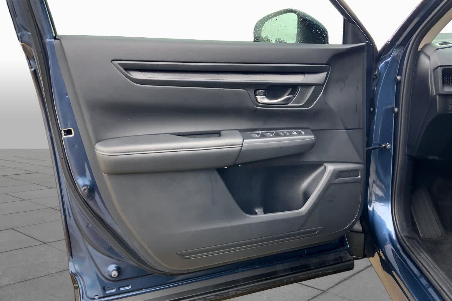 Used 2024 Canyon River Blue Metallic Honda EX image 21