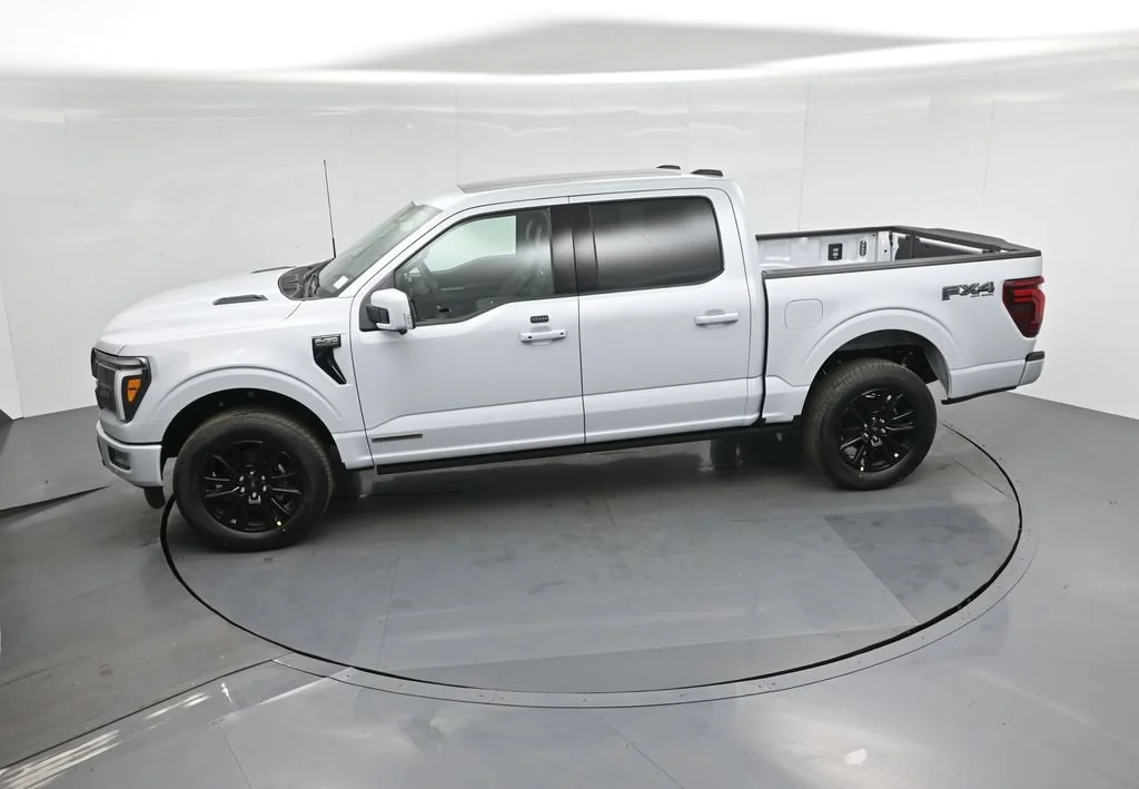 Used 2025 Space White Metallic Ford Platinum image 47