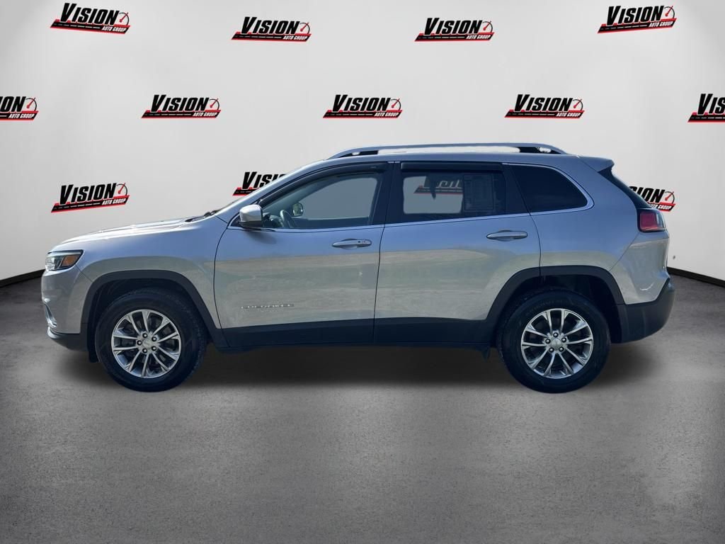 Used 2019 Silver Jeep Latitude Plus image 2