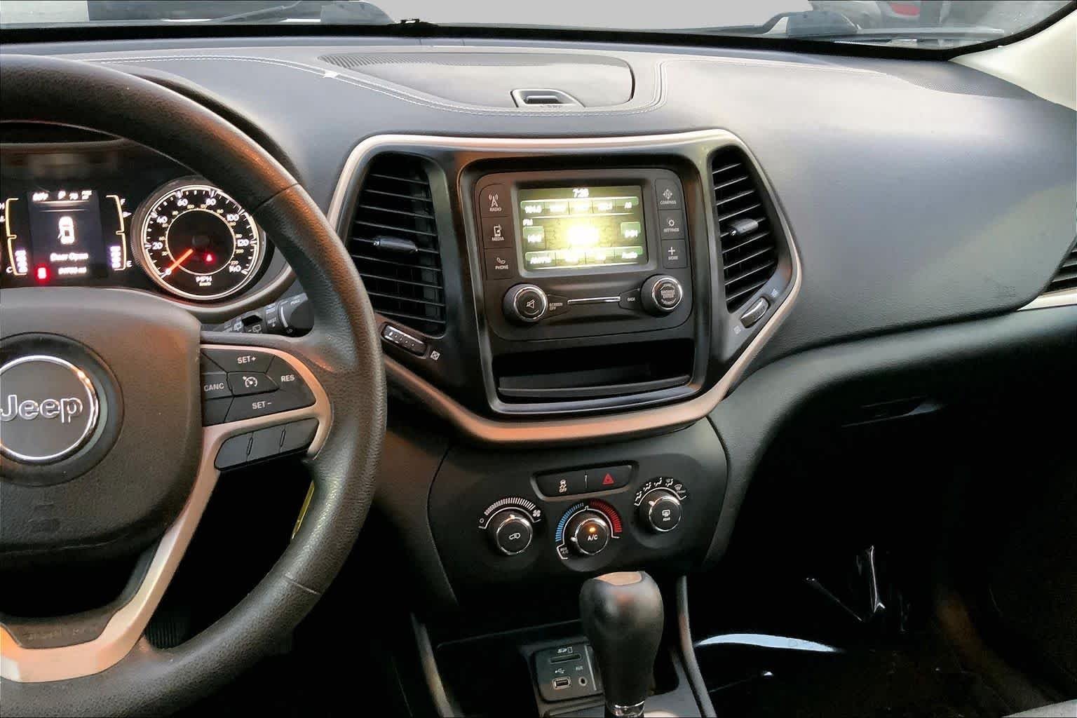 Used 2014 Bright White Clearcoat Jeep Sport image 7