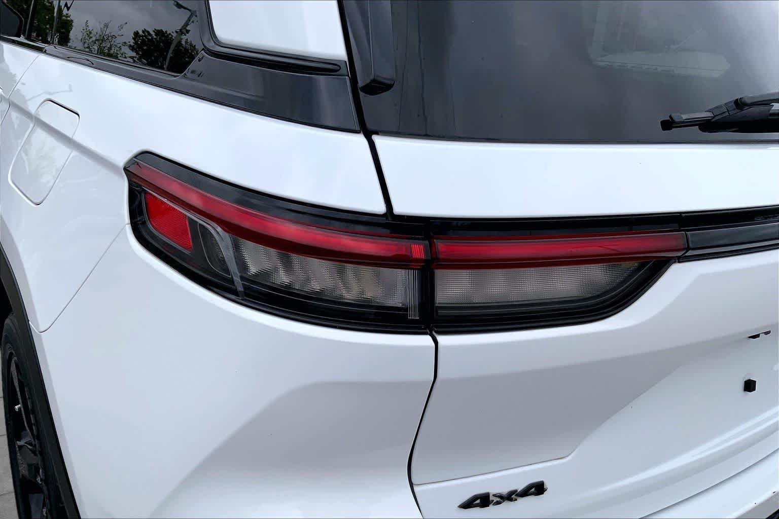 Used 2022 Bright White Clearcoat Jeep Altitude image 38