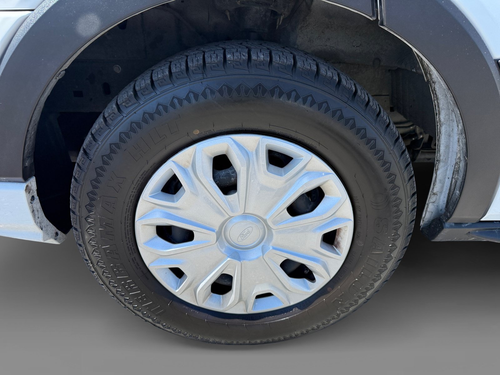 Used 2023 Oxford White Ford XLT image 9