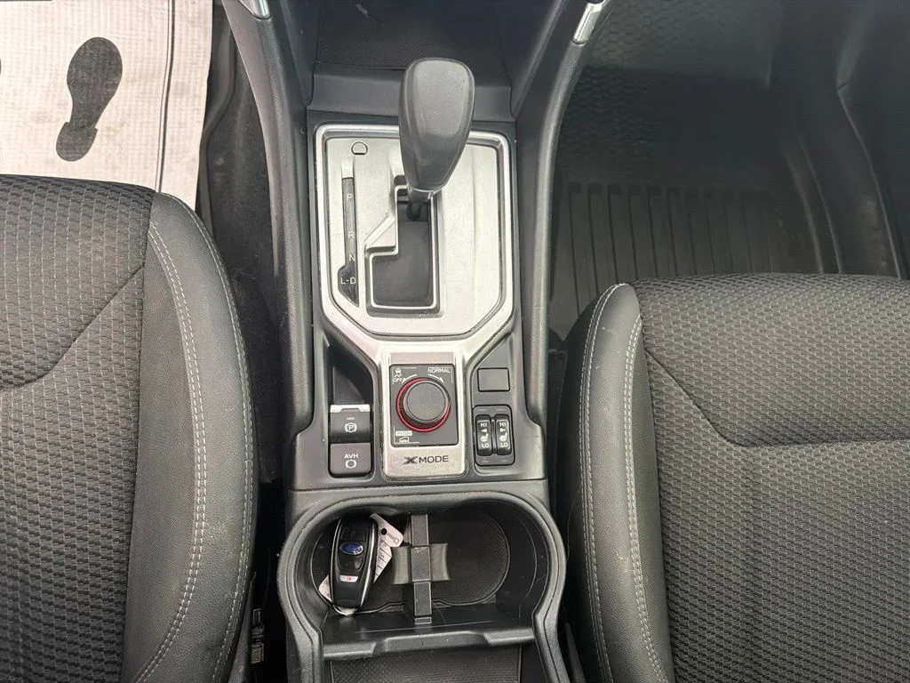 Used 2022 Green Metallic Subaru Premium image 16