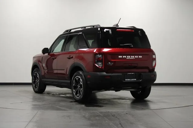 New 2025 Ruby Red Metallic Tinted Clearcoat Ford Outer Banks® image 30