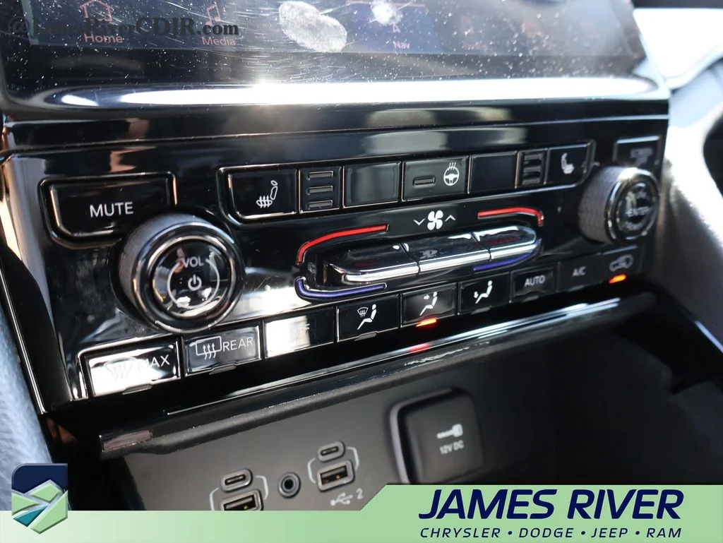 Used 2021 Gray Jeep Limited image 38