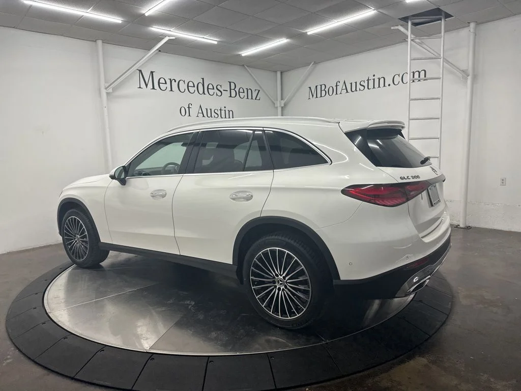 Used 2026 White Mercedes-Benz GLC 300 image 5