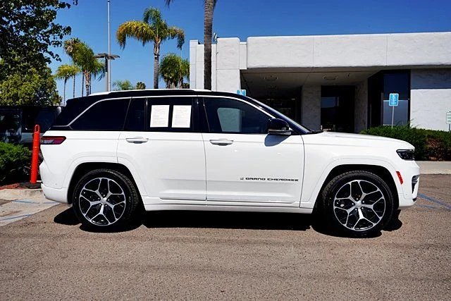 Certified Used 2024 White Jeep Summit image 6