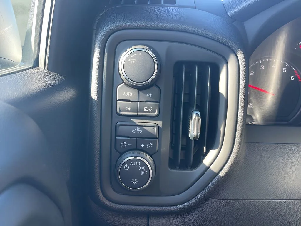 Used 2025 Summit White Chevrolet Custom image 23