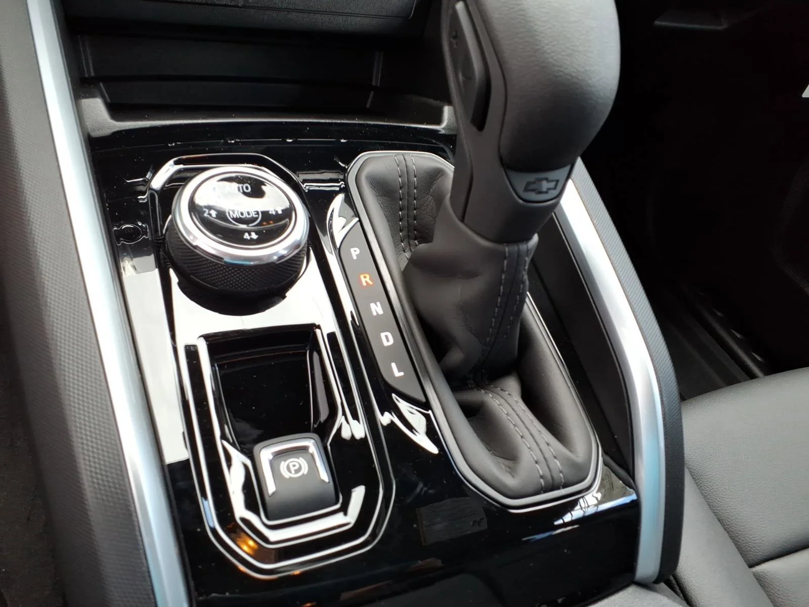 New 2026 Sterling Gray Metallic Chevrolet Trail Boss image 11