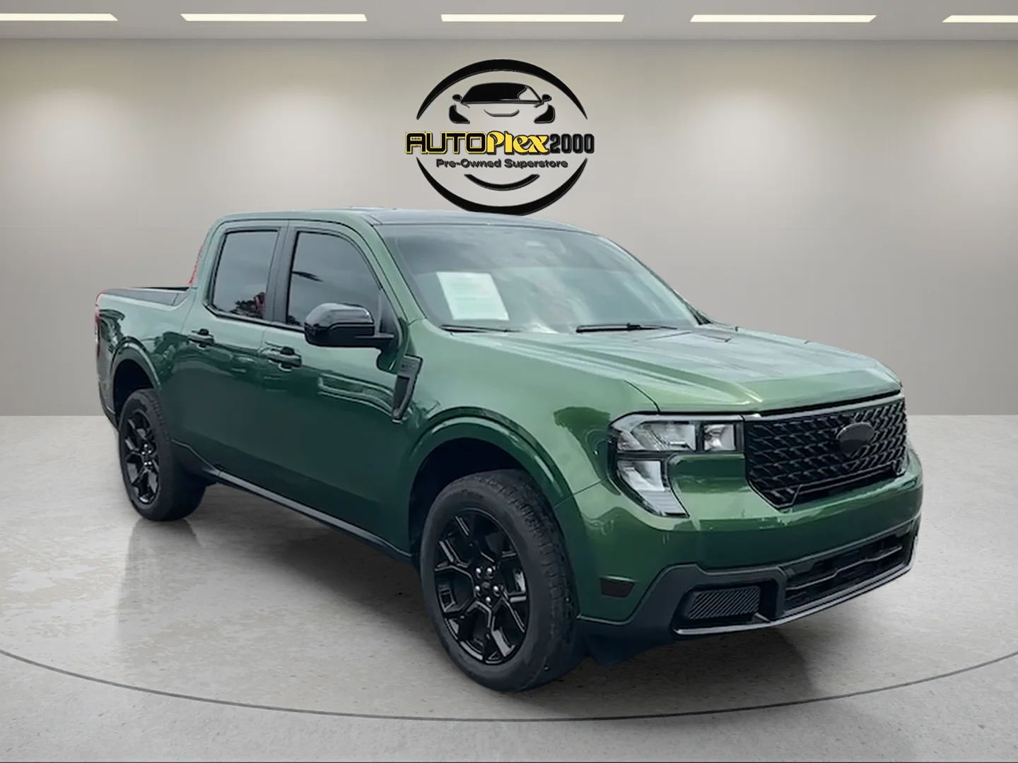 Used 2025 Green Ford XLT image 1