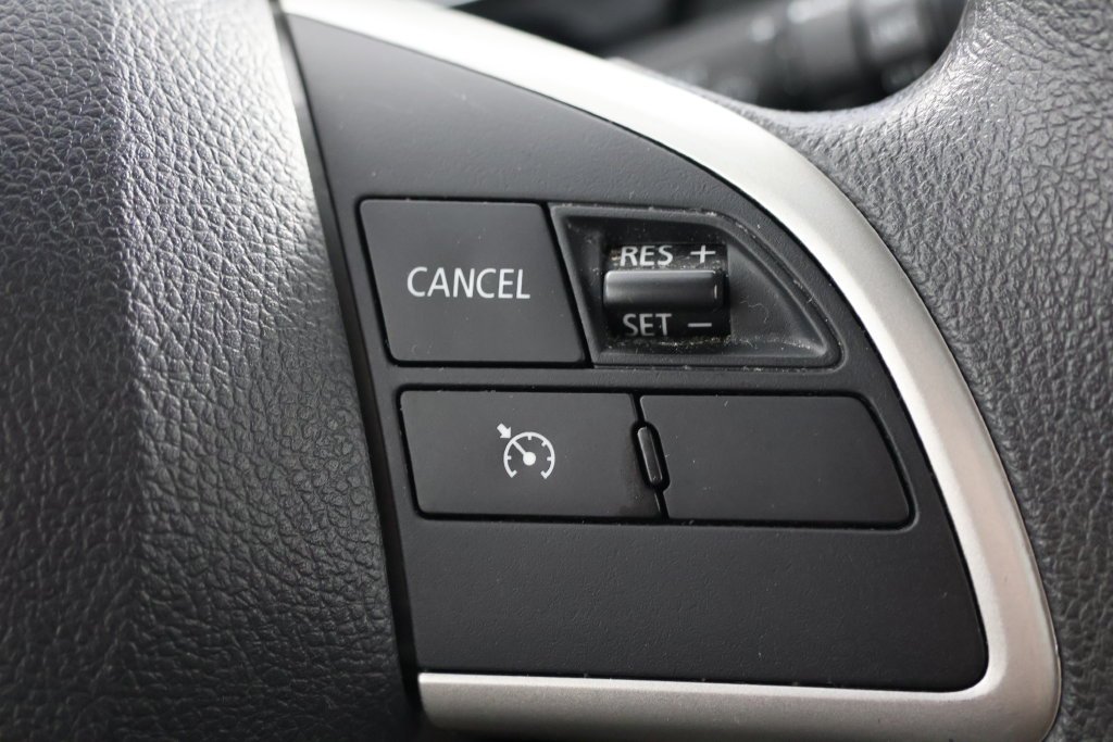 Used 2024  Mitsubishi 2.0 ES image 12