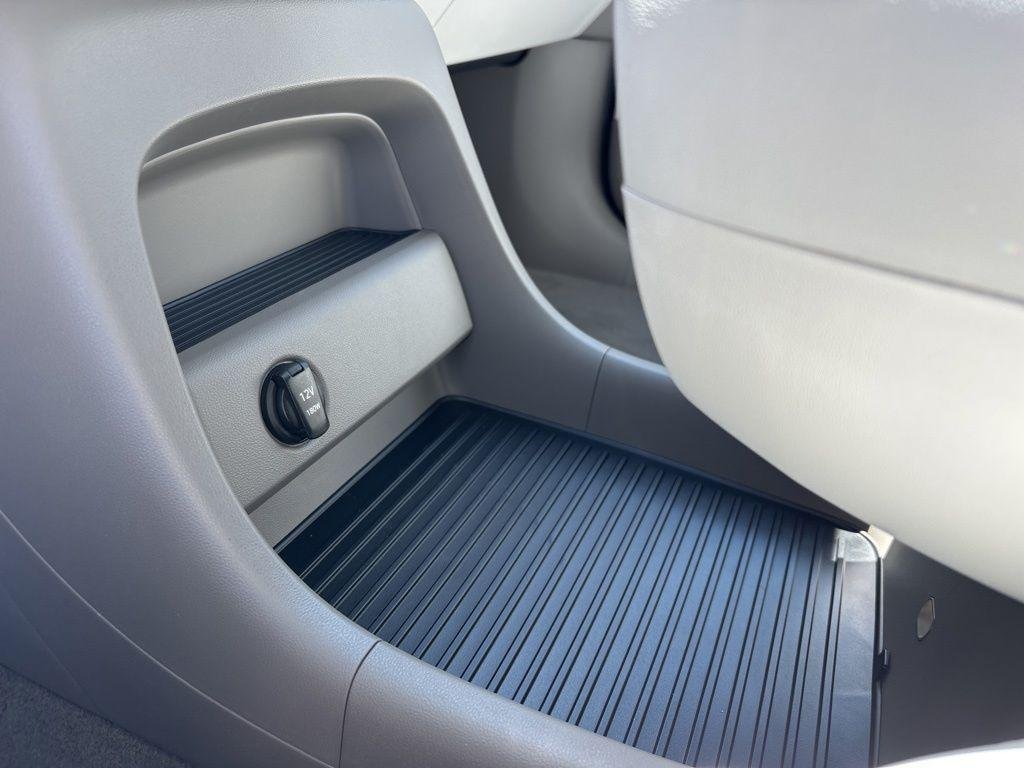 New 2026 Abyss Black Hyundai SEL 8P image 29