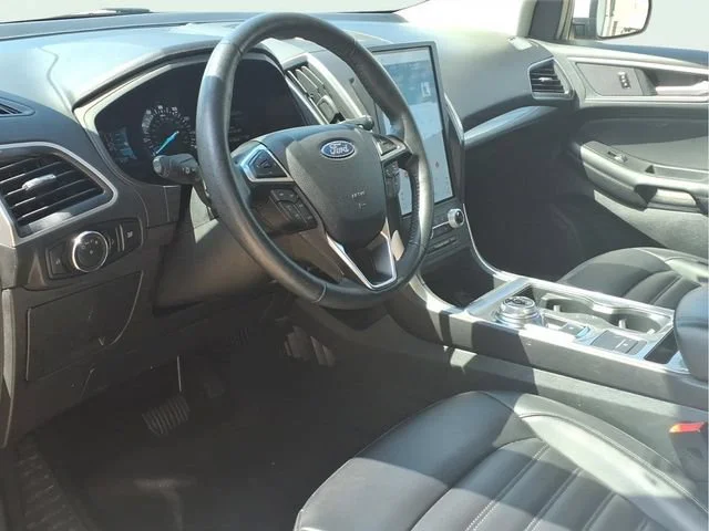 Used 2024  Ford SEL image 8