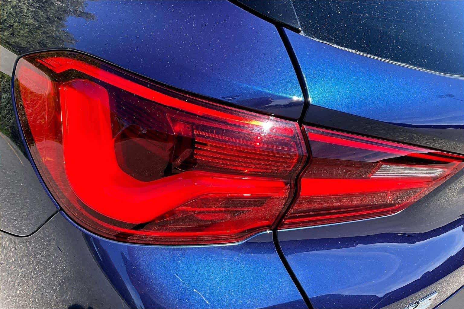 Used 2019 Mediterranean Blue Metallic BMW xDrive28i image 28