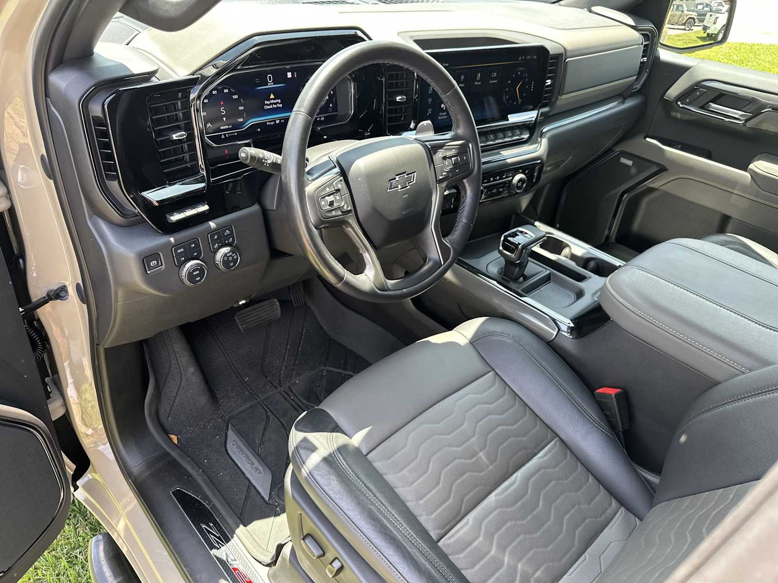 2023 Chevrolet Silverado 1500 ZR2 - Photo 10